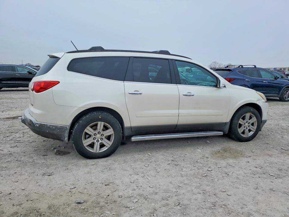 Photo 3 from auction – 2012 CHEVROLET TRAVERSE with VIN 1GNKVGED6CJ113701