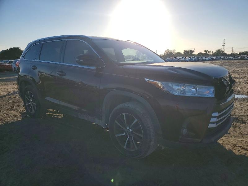 Photo 4 from auction – 2019 TOYOTA HIGHLANDER with VIN 5TDKZRFH2KS342355
