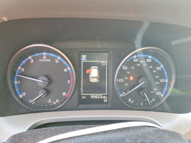 Photo 9 from auction – 2018 TOYOTA RAV4 LE with VIN 2T3ZFREV7JW480016