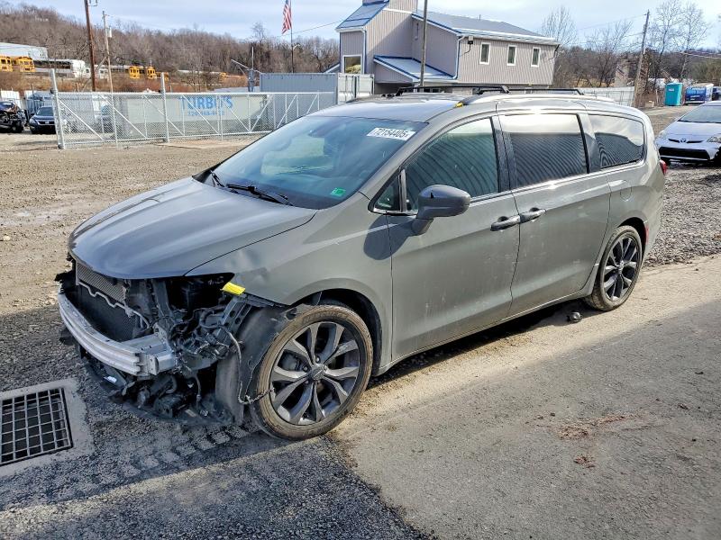 CHRYSLER PACIFICA T 2020 with VIN 2C4RC1BG9LR217460 - Photo from auction
