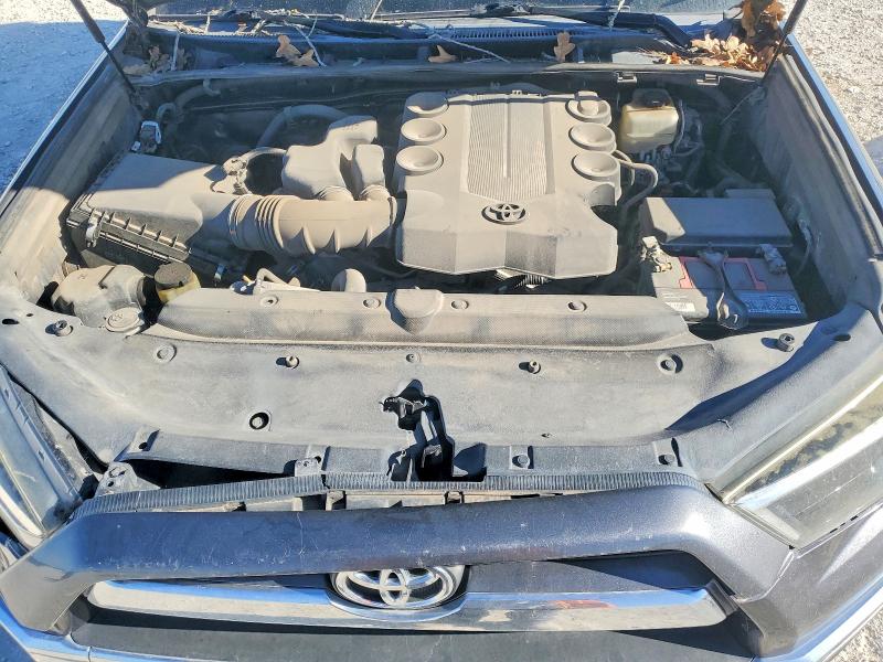 Photo 12 from auction – 2016 TOYOTA 4RUNNER SR with VIN JTEBU5JR2G5289883