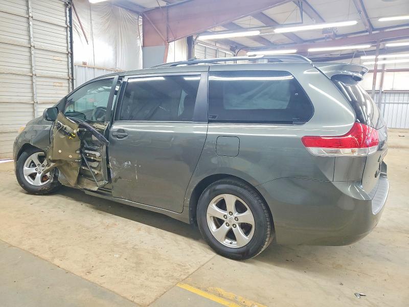 Photo 2 from auction – 2013 TOYOTA SIENNA LE with VIN 5TDKK3DC0DS279946