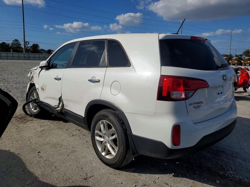 Photo 2 from auction – 2015 KIA SORENTO with VIN 5XYKT3A65FG657321