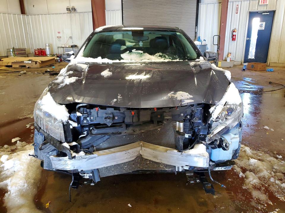 Photo 5 from auction – 2014 CHEVROLET MALIBU with VIN 1G11E5SL8EF136173