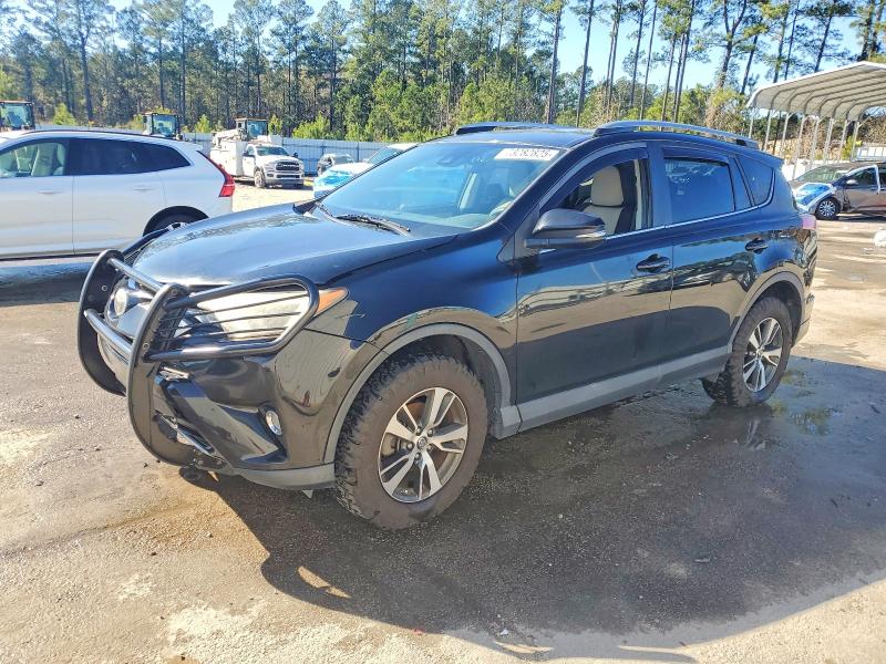 TOYOTA RAV4 XLE 2017 with VIN 2T3WFREV9HW364474 - Photo from auction