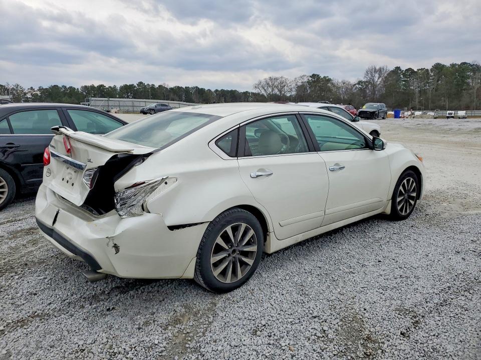 Фото 3 с аукциона – 2017 NISSAN ALTIMA 2.5 с VIN 1N4AL3AP1HC276759