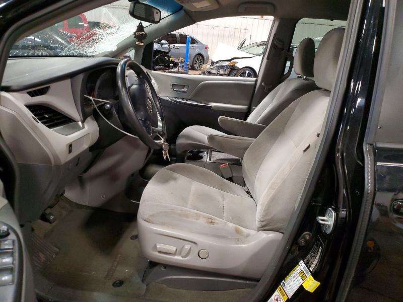 Photo 7 from auction – 2017 TOYOTA SIENNA LE with VIN 5TDKZ3DC3HS832624