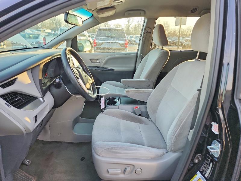 Photo 7 from auction – 2017 TOYOTA SIENNA LE with VIN 5TDKZ3DC3HS832655
