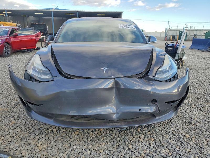 Photo 5 from auction – 2018 TESLA MODEL 3 with VIN 5YJ3E1EA0JF007832