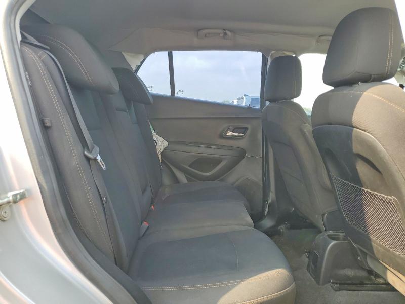 Photo 10 from auction – 2018 CHEVROLET TRAX with VIN 3GNCJKSB6JL389288