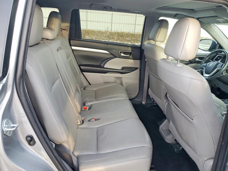 Photo 11 from auction – 2016 TOYOTA HIGHLANDER with VIN 5TDJKRFH7GS317006