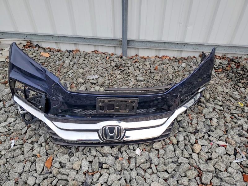 Photo 13 from auction – 2018 HONDA ODYSSEY TO with VIN 5FNRL6H85JB020985