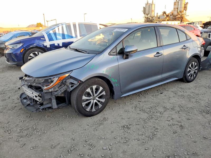 TOYOTA COROLLA LE 2021 with VIN JTDEAMDE4MJ029596 - Photo from auction