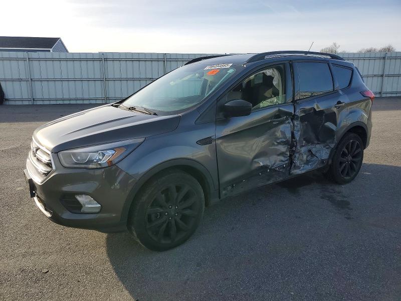 FORD ESCAPE SE 2019 with VIN 1FMCU9GD5KUA84192 - Photo from auction