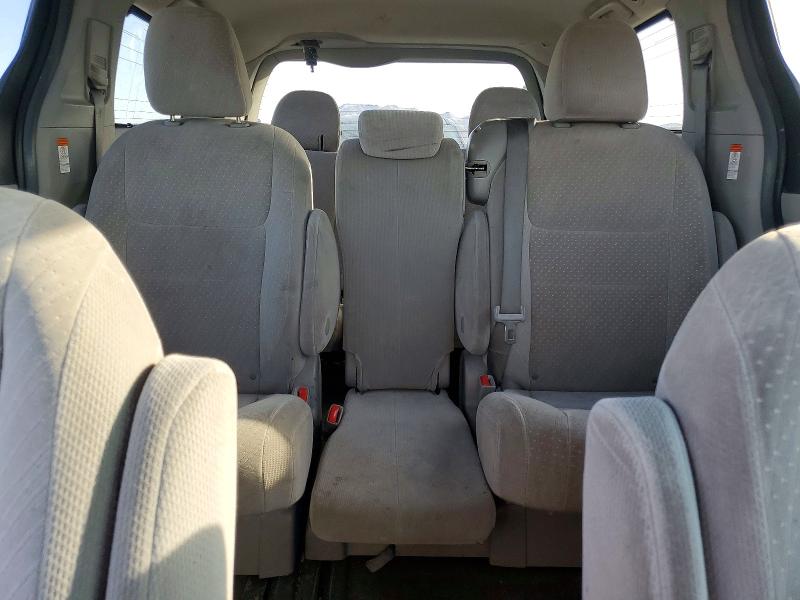 Photo 10 from auction – 2018 TOYOTA SIENNA with VIN 5TDKZ3DC8JS928366