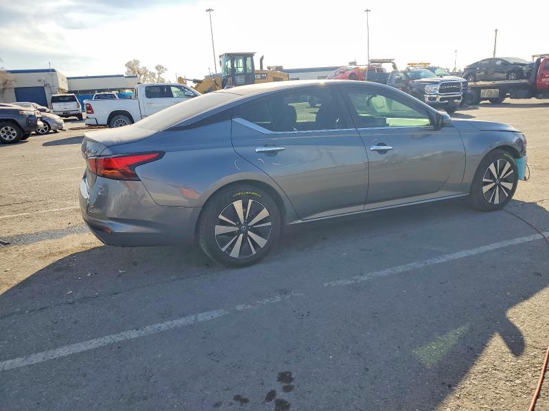 Photo 3 from auction – 2021 NISSAN ALTIMA SV with VIN 1N4BL4DV3MN403093