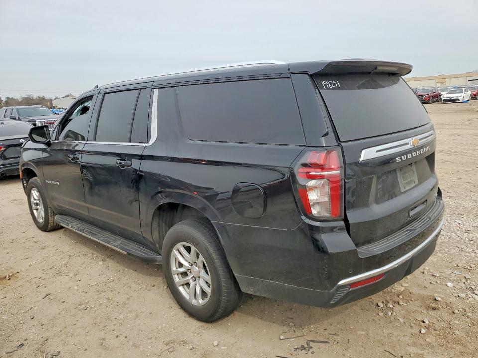 Photo 2 from auction – 2023 CHEVROLET SUBURBAN with VIN 1GNSCCKD6PR105415