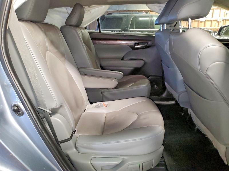 Photo 10 from auction – 2020 TOYOTA HIGHLANDER with VIN 5TDDZRBH4LS039979