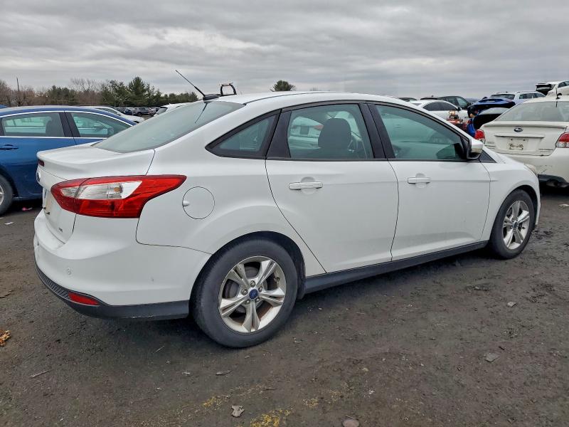 Photo 3 from auction – 2014 FORD FOCUS SE with VIN 1FADP3F21EL366584