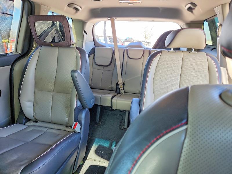 Photo 10 from auction – 2018 KIA SEDONA with VIN KNDMC5C14J6389945