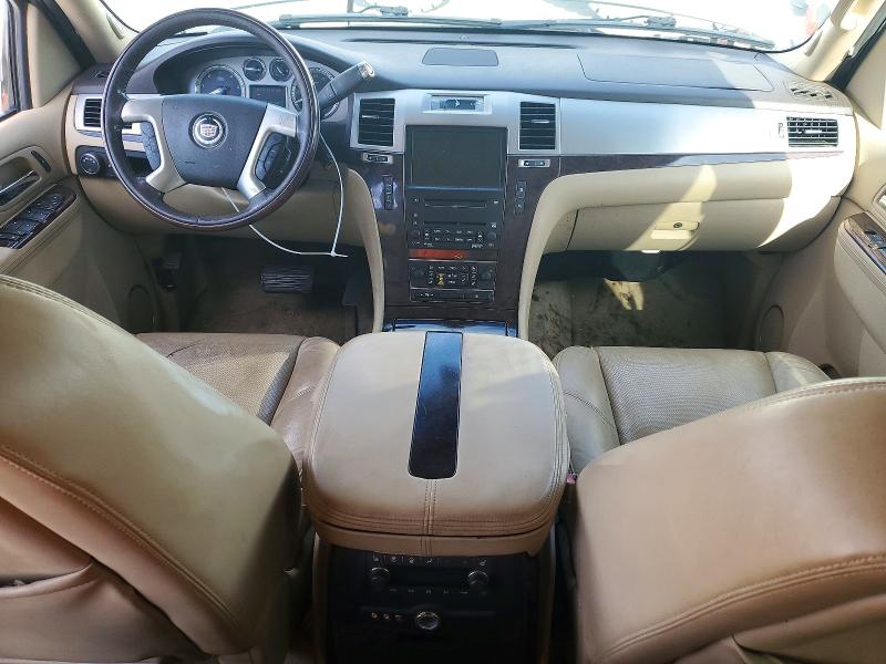 Photo 8 from auction – 2010 CADILLAC ESCALADE with VIN 1GYUCCEF8AR286548