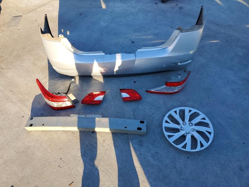 Photo 12 from auction – 2015 NISSAN SENTRA S with VIN 3N1AB7AP4FY372610