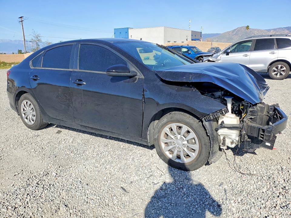 Photo 4 from auction – 2021 KIA FORTE FE with VIN 3KPF24AD1ME388334