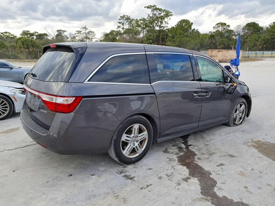 Photo 3 from auction – 2012 HONDA ODYSSEY TO with VIN 5FNRL5H94CB144672