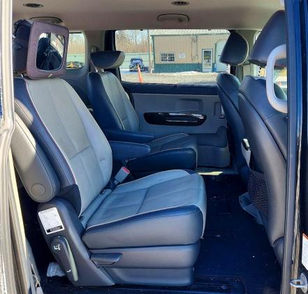Photo 11 from auction – 2018 KIA SEDONA with VIN KNDMC5C14J6389945