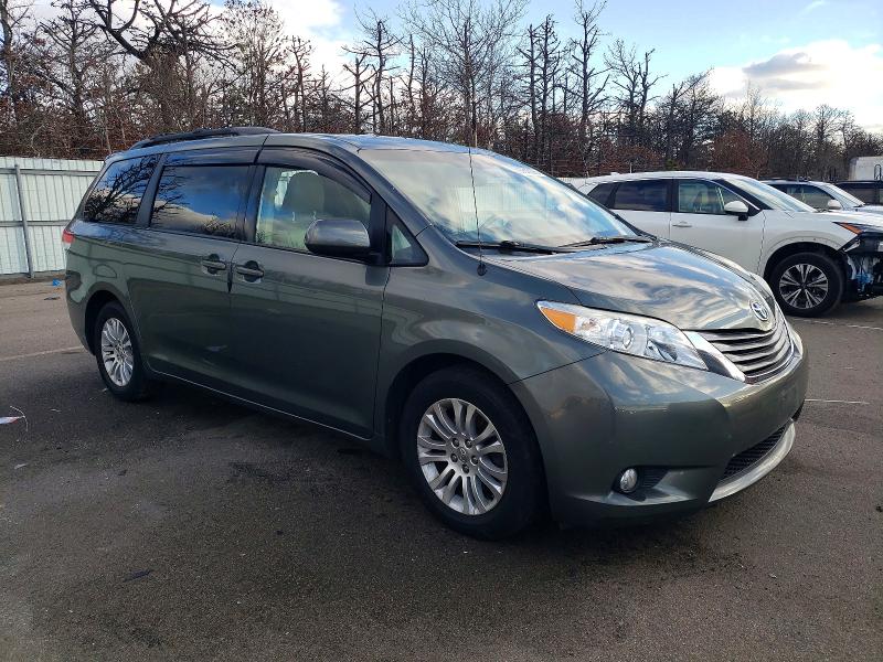 Photo 4 from auction – 2014 TOYOTA SIENNA XLE with VIN 5TDYK3DC4ES521844