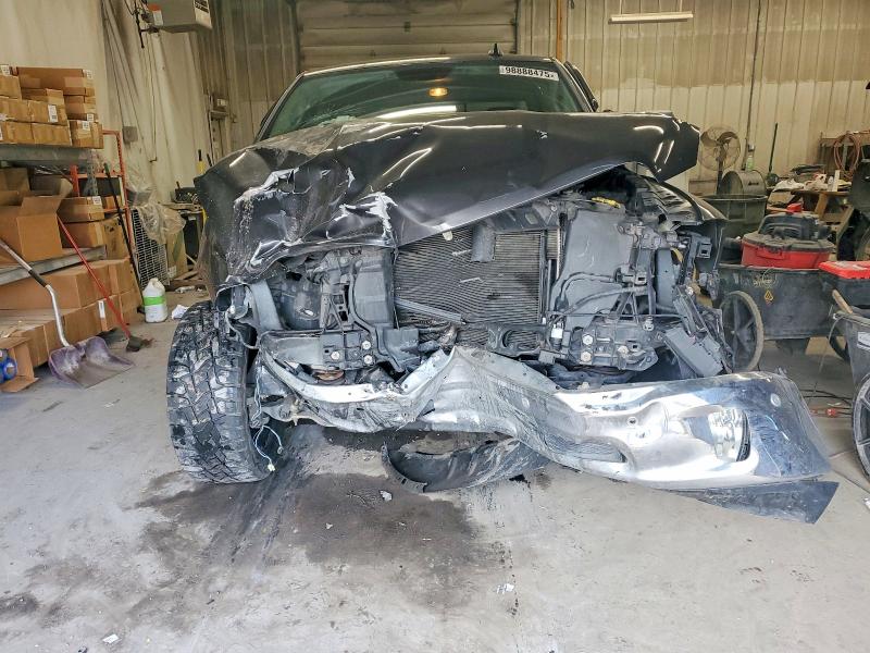 Photo 5 from auction – 2017 RAM 1500 SLT with VIN 3C6RR7LT9HG708841