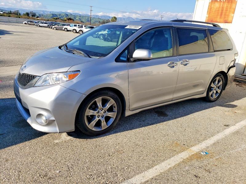 TOYOTA SIENNA 2012 مع رقم تعريف المركبة 5TDXK3DC1CS243395 - صورة من المزاد