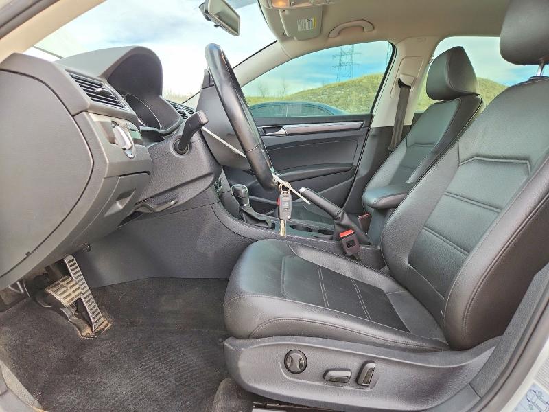 Photo 7 from auction – 2017 VOLKSWAGEN PASSAT with VIN 1VWDT7A31HC076182