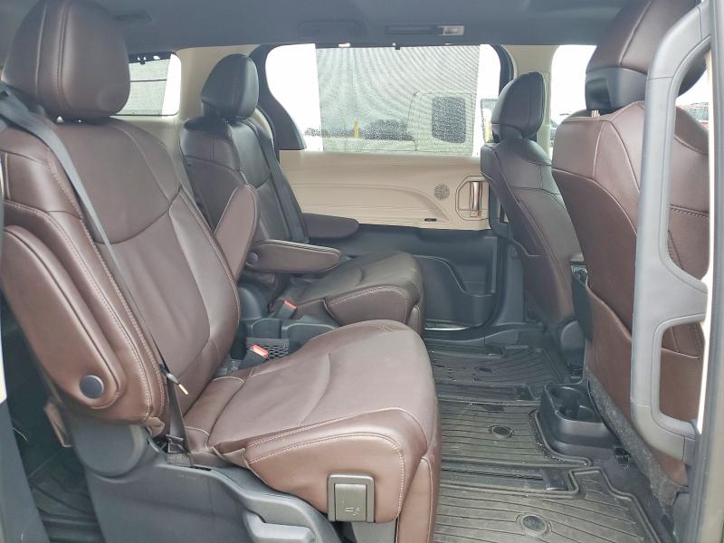 Photo 11 from auction – 2024 TOYOTA SIENNA LIM with VIN 5TDERKEC3RS224478