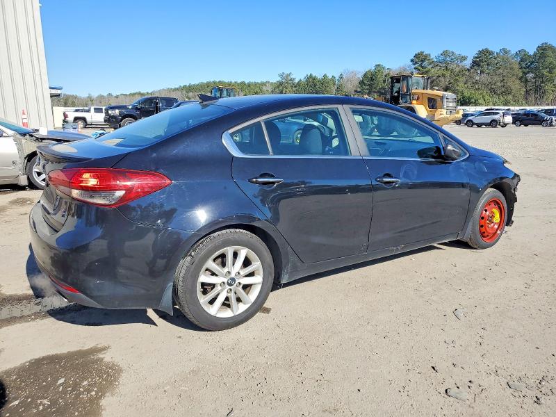 Photo 3 from auction – 2017 KIA FORTE LX with VIN 3KPFL4A77HE093865