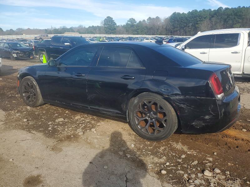 Photo 2 from auction – 2019 CHRYSLER 300 with VIN 2C3CCABG3KH625936