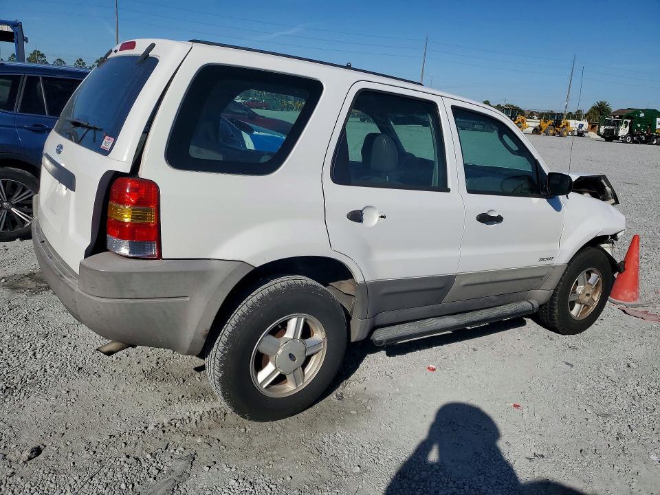 Photo 3 from auction – 2002 FORD ESCAPE XLS with VIN 1FMYU01B52KC37156