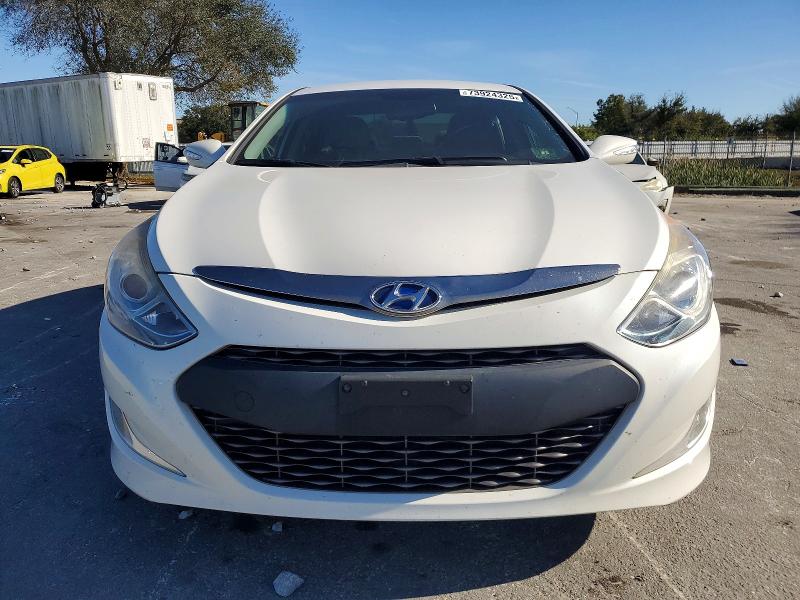 Photo 5 from auction – 2013 HYUNDAI SONATA HYB with VIN KMHEC4A46DA076968