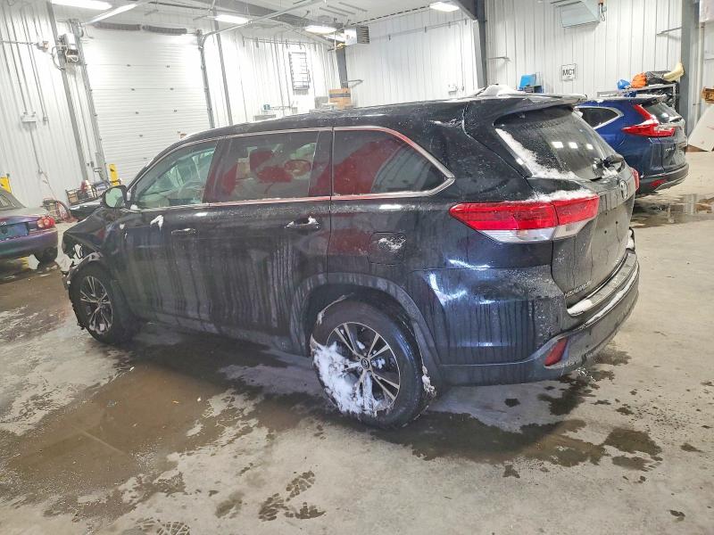 Photo 2 from auction – 2018 TOYOTA HIGHLANDER with VIN 5TDBZRFH8JS827579