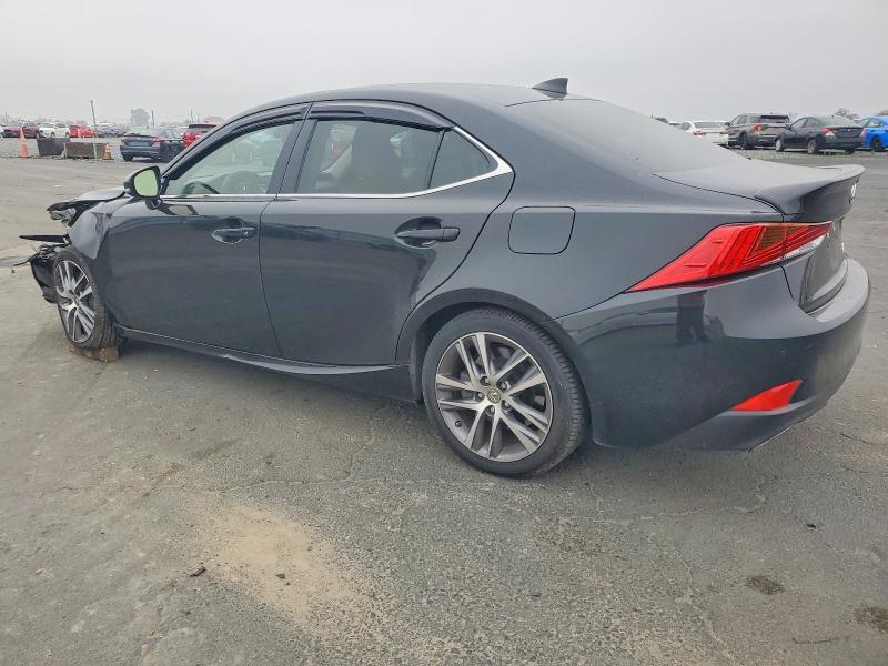 Photo 2 from auction – 2020 LEXUS IS with VIN JTHDA1D25L5108877