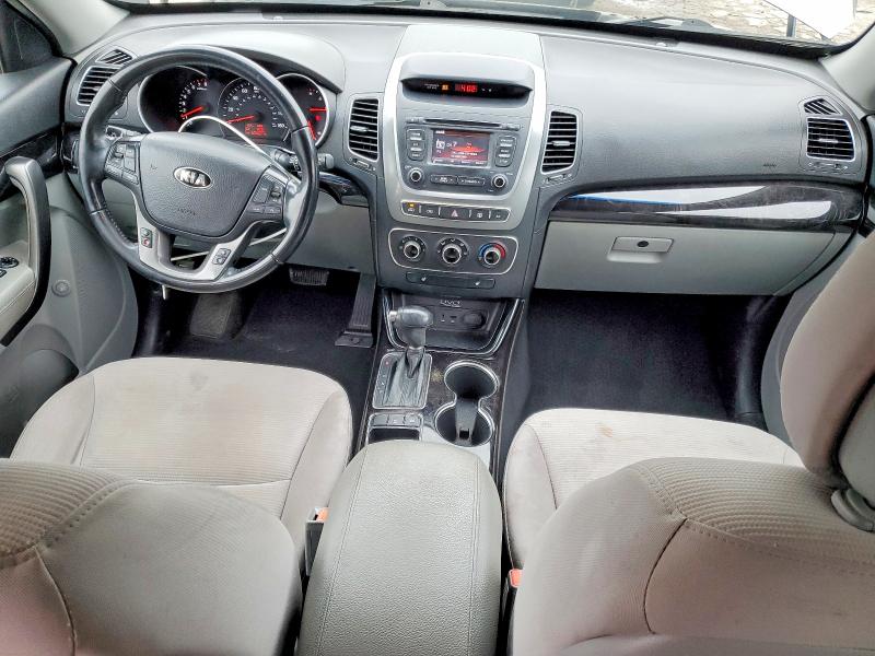 Photo 8 from auction – 2014 KIA SORENTO LX with VIN 5XYKT4A61EG542185