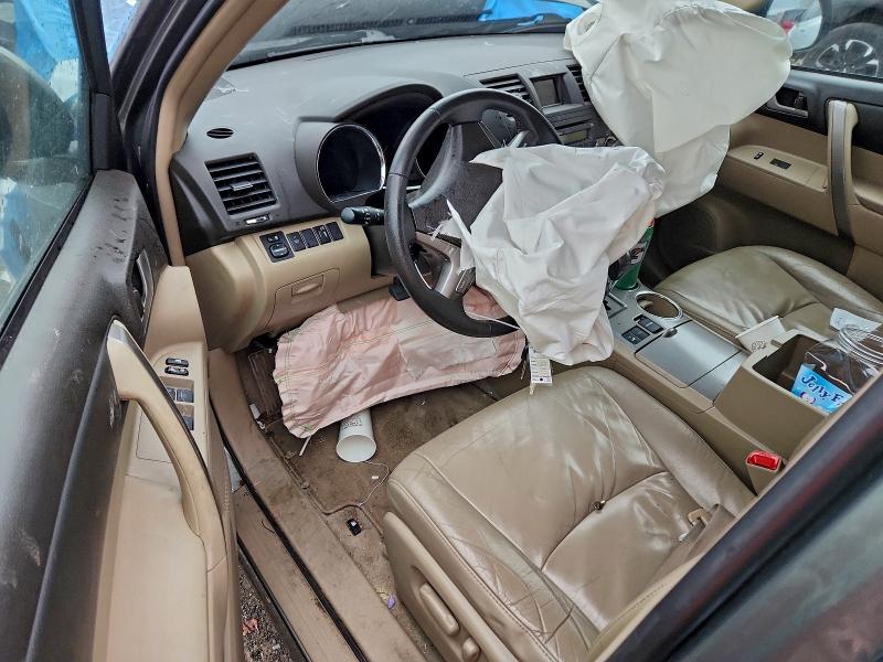 Photo 8 from auction – 2010 TOYOTA HIGHLANDER with VIN 5TDJK3EH3AS016903