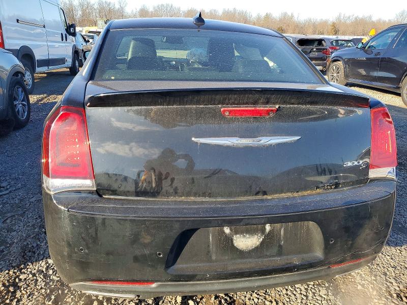 Photo 6 from auction – 2015 CHRYSLER 300 with VIN 2C3CCABT4FH808135