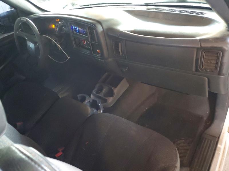 Photo 8 from auction – 2002 CHEVROLET SILVERADO with VIN 1GCEC14V72Z178799