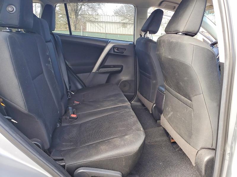 Photo 11 from auction – 2018 TOYOTA RAV4 with VIN 2T3ZFREV3JW516395