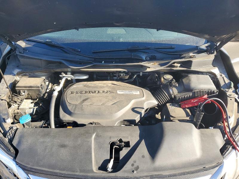 Photo 12 from auction – 2018 HONDA ODYSSEY with VIN 5FNRL6H74JB032598