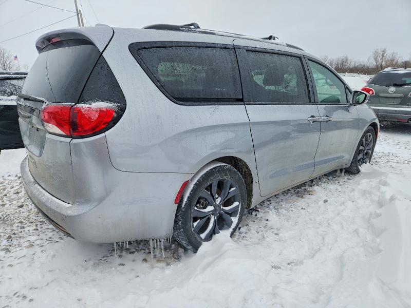 Photo 3 from auction – 2018 CHRYSLER PACIFICA with VIN 2C4RC1FG0JR350180