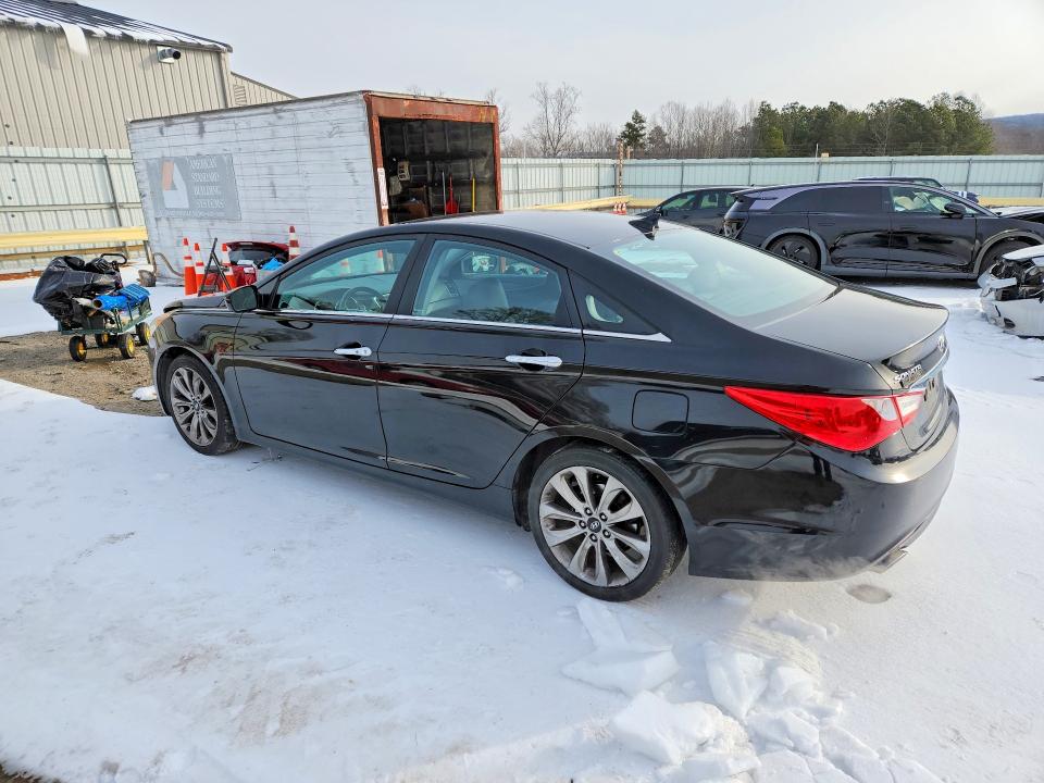 Photo 2 from auction – 2011 HYUNDAI SONATA SE with VIN 5NPEC4AC1BH015609
