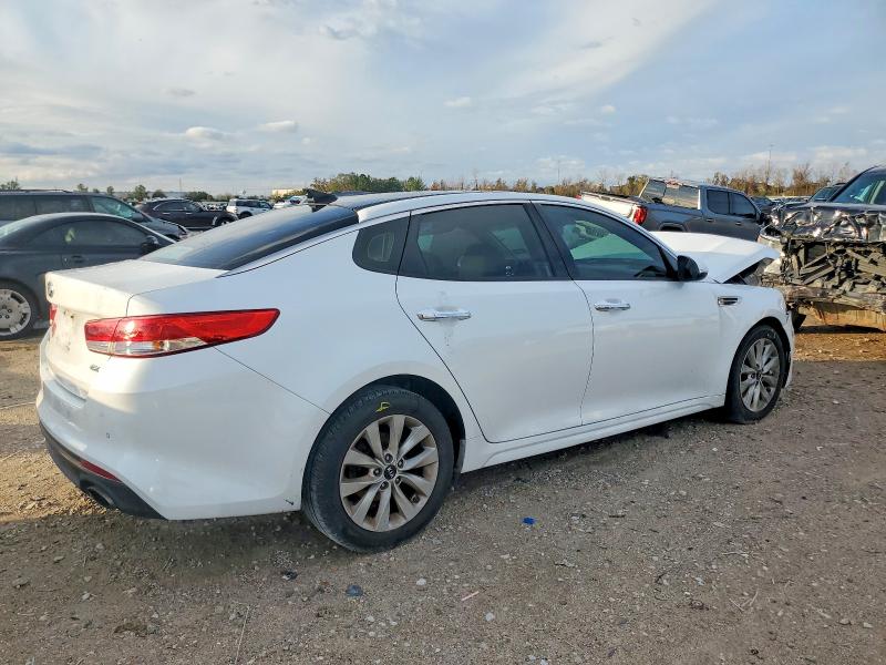 Photo 3 from auction – 2016 KIA OPTIMA with VIN 5XXGU4L31GG112699