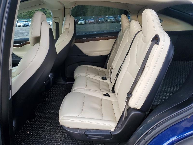 Photo 10 from auction – 2017 TESLA MODEL X with VIN 5YJXCDE22HF068367